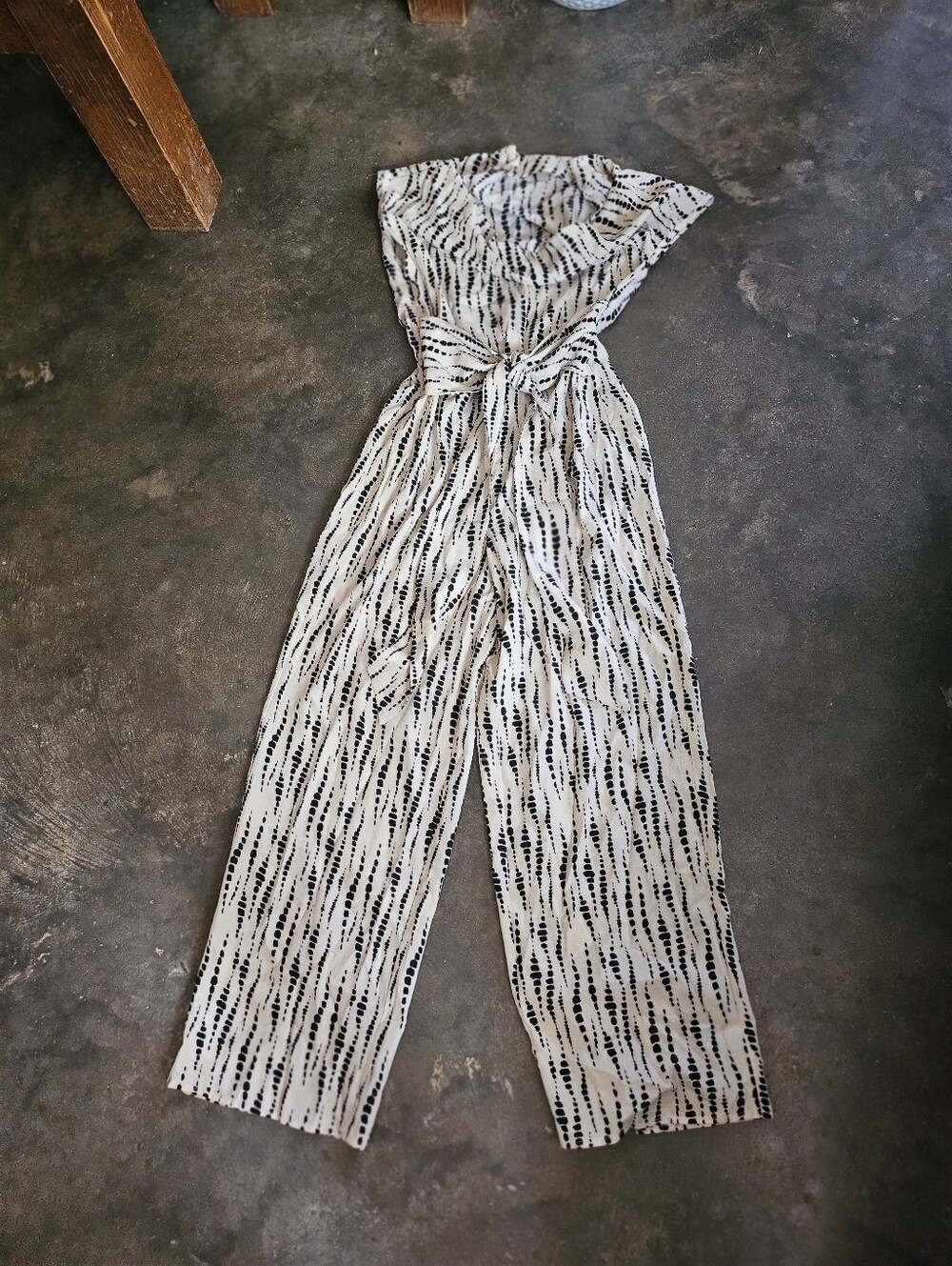 New W Tag Commense Off-Shoulder Tie-Waist Wide-Leg Jumpsuit Cream and Black XS - Picture 3 of 14